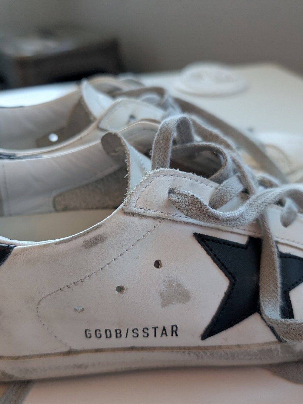 Golden Goose White Leather Sneakers with Black Star Accent - Size 37 - Picture 5 of 16